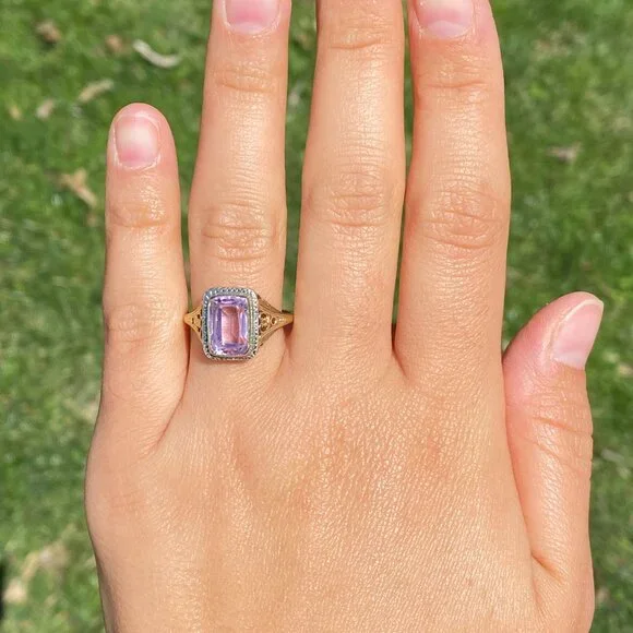 Amethyst Ring in Yellow Gold